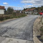 Počelo asfaltiranje 635 metara puta u M.Z. Vučipolje
